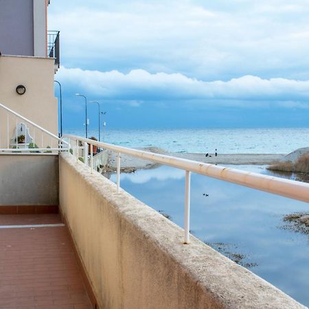 100 Metri Dal Mare Relax A Due Passi Dal Centro Apartment Finale Ligure Bagian luar foto