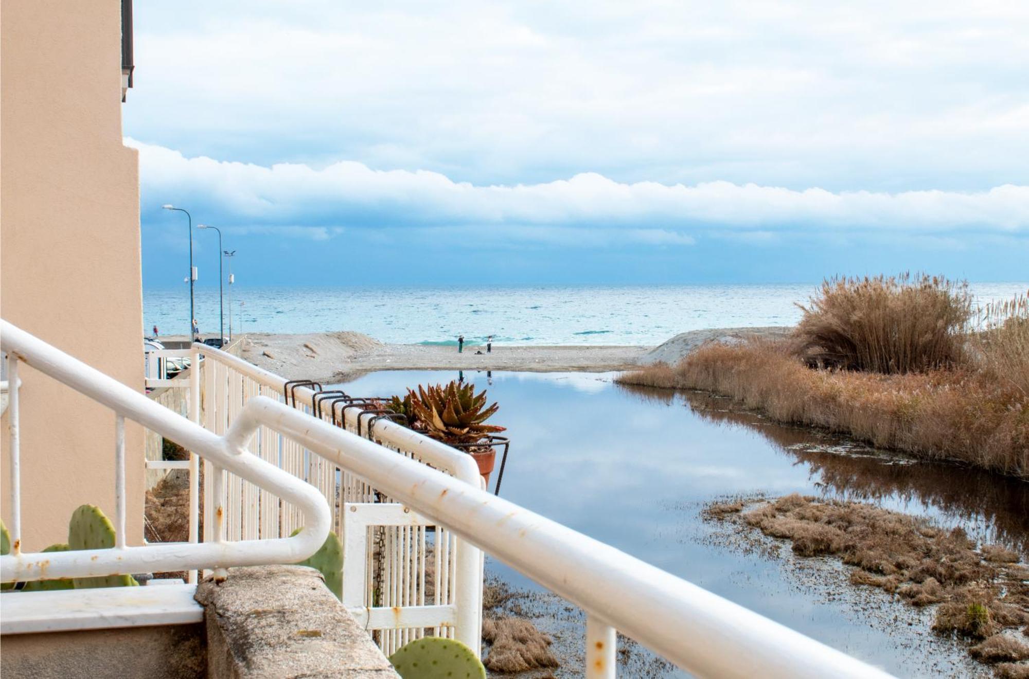 100 Metri Dal Mare Relax A Due Passi Dal Centro Apartment Finale Ligure Bagian luar foto