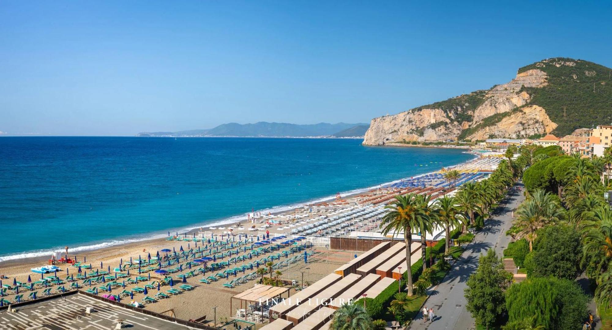 100 Metri Dal Mare Relax A Due Passi Dal Centro Apartment Finale Ligure Bagian luar foto